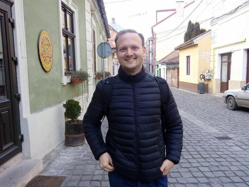 STORY. Omul care aduce pacea. Clujul e capitală mondială şi datorită lui