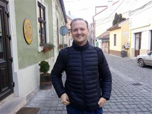 STORY. Omul care aduce pacea. Clujul e capitală mondială şi datorită lui
