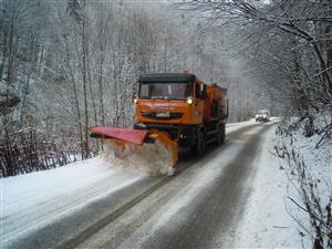 Drumurile din județ, afectate de polei. Ce măsuri au luat autoritățile