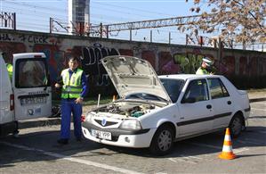 Ce maşini circulă în România. 5% dintre cele controlate prezintă pericol iminent de accident