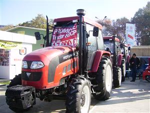 Un tractor cumpărat din România, mai scump decât unul adus din Germania