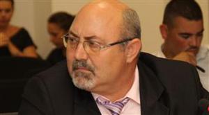 Directorul societăţii de pază a consiliului judeţean a făcut poliţie politică