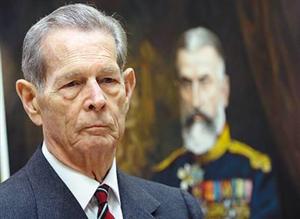 Regele Mihai a decis să se retragă din viaţa publică