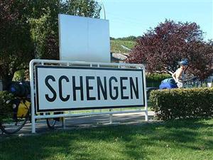 Cât de puternic ar putea fi afectată economia României de suspendarea zonei Schengen