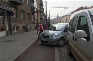 RUPE-ȚI PERMISUL: De-a curmezișul pe pista de biciclete