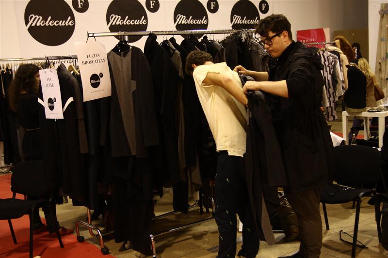 Designerul Lucian Broscăţean, inclus într-o reţea internaţională de retail