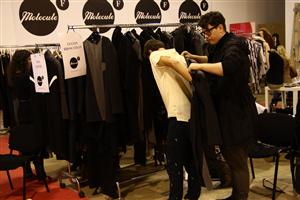 Designerul Lucian Broscăţean, inclus într-o reţea internaţională de retail