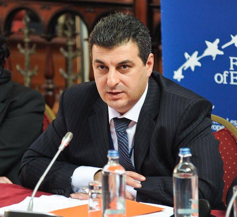 Ministrul Apărării: Prezenţa militarilor în Afganistan corespunde aşteptărilor de a vedea combătut terorismul