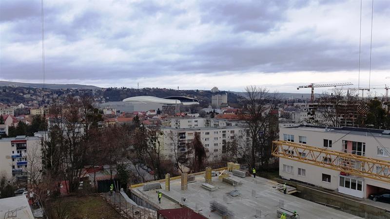Bătaie pe blocul lui Metz. 60% din ansamblu s-a vândut 