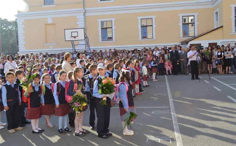 TOPUL celor mai solicitate şcoli. Număr record de clase pregătitoare în instituţiile de învăţământ din centru