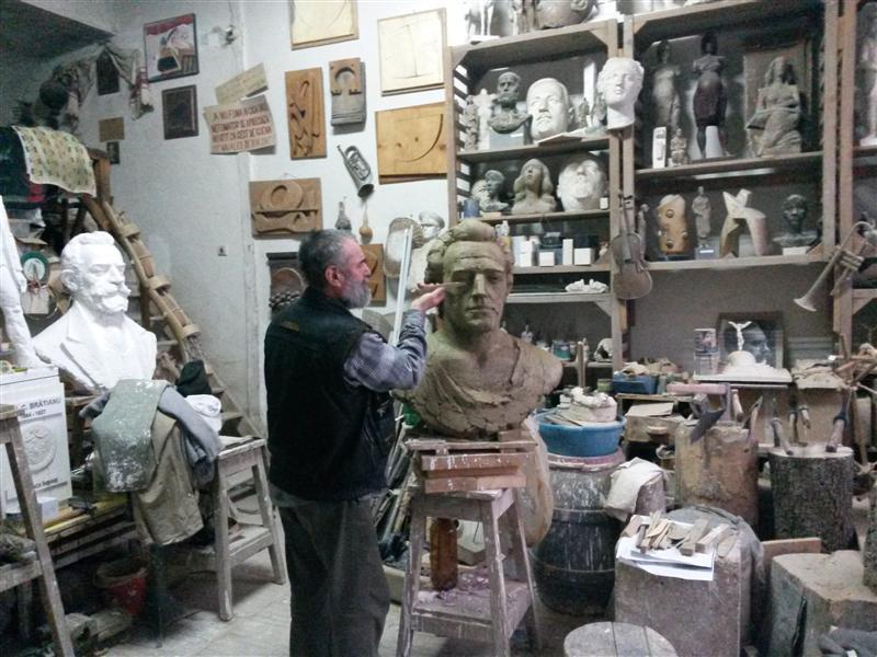 Primăria trece un imobil central deţinut de artiştii plastici din domeniul public în cel privat. Asta ca să fie dat celor care l-au câştigat în instanţă 