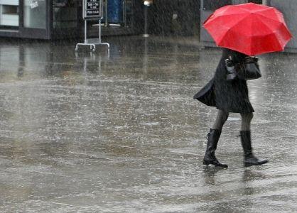 Instabilitate atmosferică accentuată, ploi şi precipitaţii mixte la munte