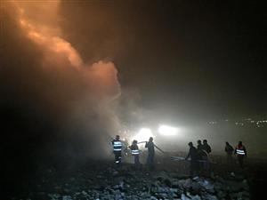 Gunoaiele de la Pata Rât au ars 12 ore la rând FOTO