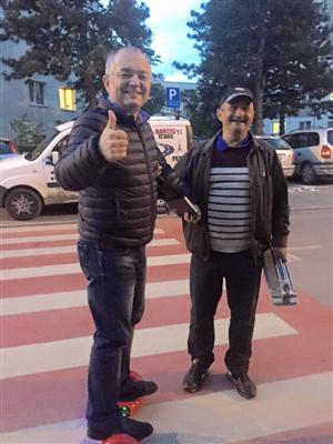 Campania pe Facebook a candidaţilor la primărie. Între selfie-uri şi fotografii cu pălării de cowboy FOTO