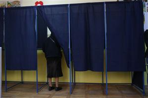 Peste 200.000 de români au votat în prima jumătate de oră de la deschiderea urnelor