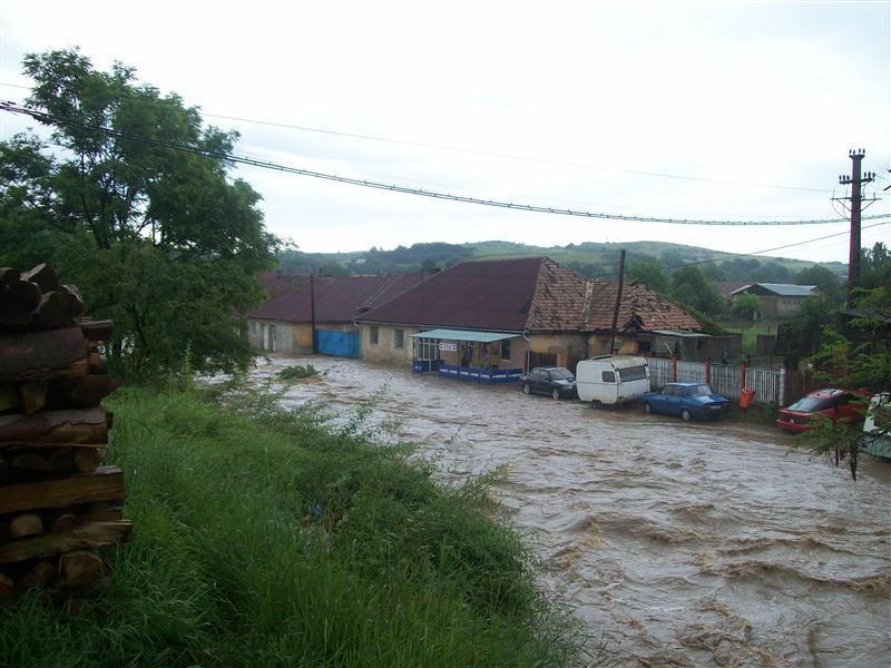 Pericol de inundaţii în mai multe judeţe din ţară. Este vizat şi Clujul