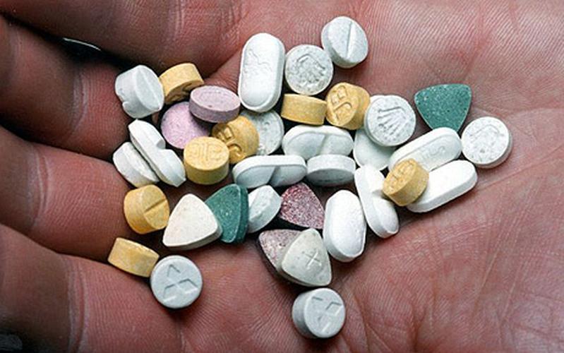 Arest preventiv pentru tânărul care a încercat să vândă droguri la Untold