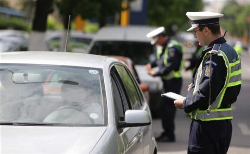 Proceduri simplificate la poliție. Copia actului de identitate și dovada plății amenzi, prin e-mail