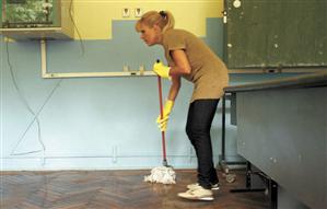 Studenta Elena Udrea vrea să stea la cămin, în Cluj