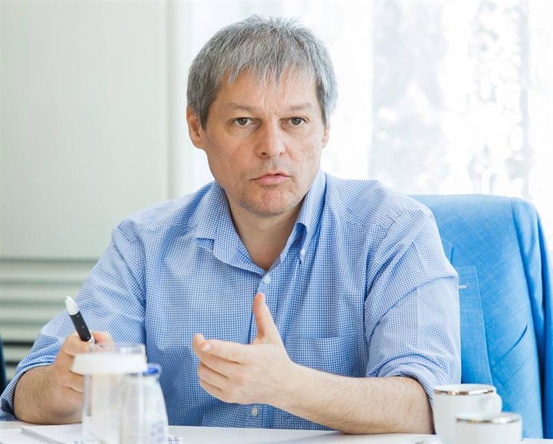 Dacian Cioloş: Nu candidez. Sper să existe viaţă şi după alegerile parlamentare, sper că va fi una activă