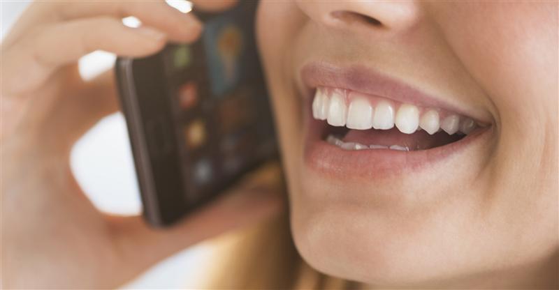 Românii vorbesc mult la telefon. Cu 4% mai mult ca anul trecut