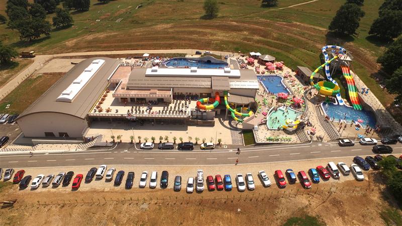 Aquapark-urile din Ardeal se bat cu ungurii pentru clujeni FOTO