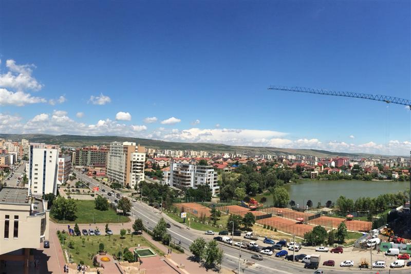 Goana după apartamente. În Cluj se cumpără tot ce se construieşte