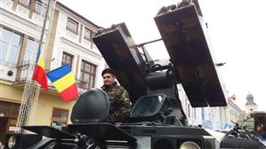 40 de minute întârziere, la parada de la Cluj + Primarul a făcut baie de mulţime GALERIE FOTO