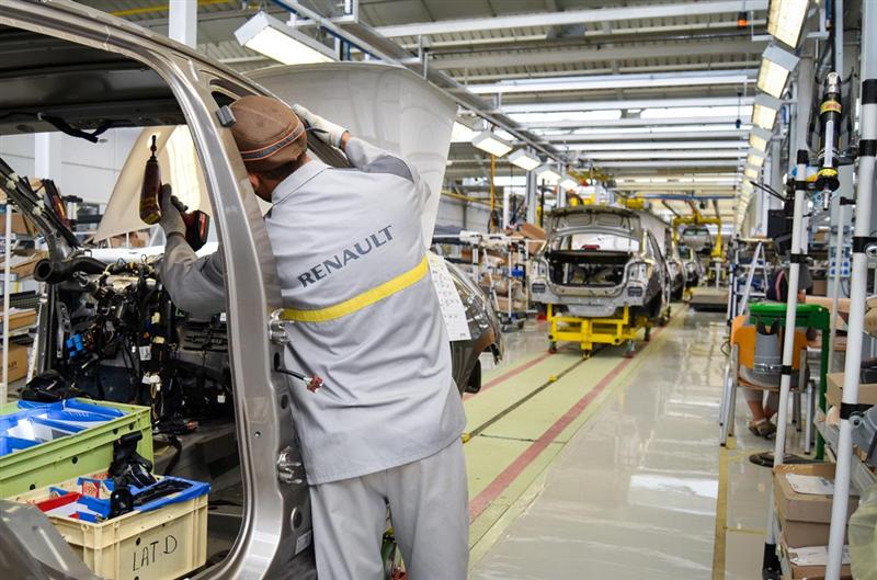 Renault face recrutări direct din băncile Universităţii Tehnice 