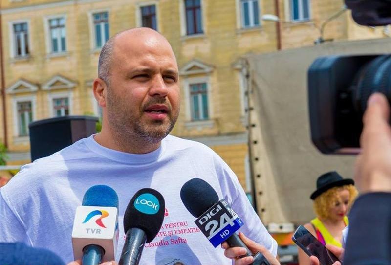 Ungureanu vrea salarii mai mari pentru medici. Chiar şi pentru cei „dominaţi de plic