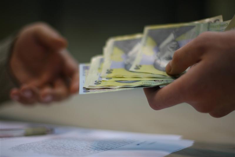 A fost aprobat salariul minim pentru anul 2017