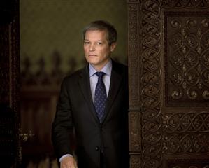 Cioloș, în mesajul de Anul Nou: Doresc românilor de pretutindeni mai mult zâmbet, bucurii și încredere