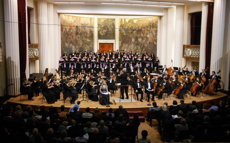 Filarmonica din Cluj se apropie de public. Dialoguri informale cu dirijori, muzicologi, compozitori şi interpreţi