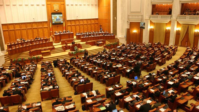 Preşedintele Iohannis către Parlament: N-a plecat nimeni cu banii acasă. Este bine să o luăm încet cu aceste anchetări din partea Parlamentului