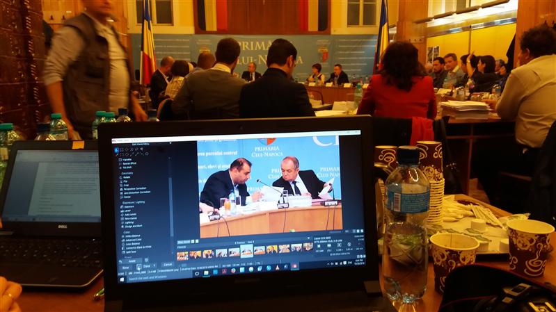 Pe cine lasă în locul lor consilierii locali deveniţi parlamentari