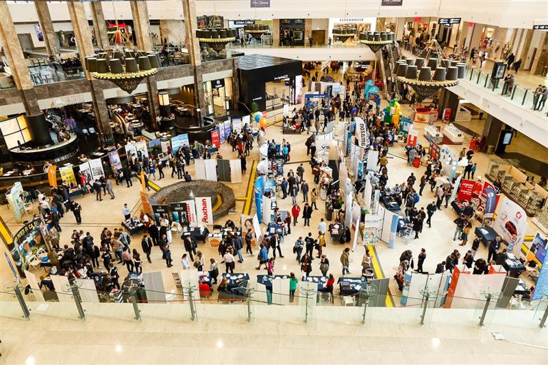 Stand de demisii la Târgul de Cariere Cluj: Ce faci, rămâi sau pleci de la job?