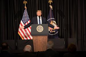 Demisia lui Donald Trump în următoarele săptămâni, prezisă de un istoric de renume