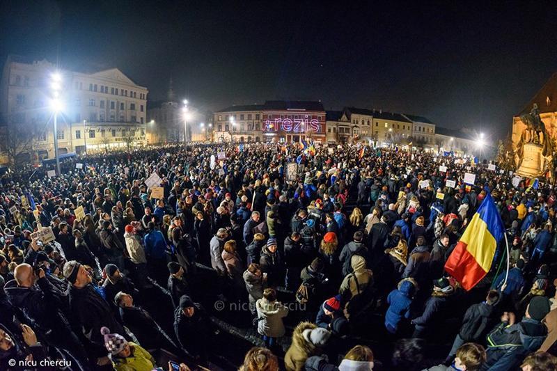 Cum conteşti o amendă primită la protest? Atelier juridic, cu un avocat pe drepturile omului, la Cluj