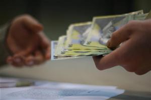 Cei mai bogaţi români, venit de 8 ori mai mare decât cei mai săraci