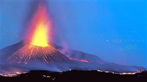 VIDEO 10 persoane, printre care și jurnaliști, au fost rănite după erupția Vulcanului Etna