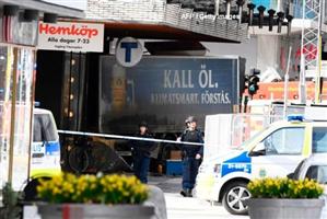 Explozibil nedetonat, descoperit în camionul care a lovit un grup de pietoni în Stockholm