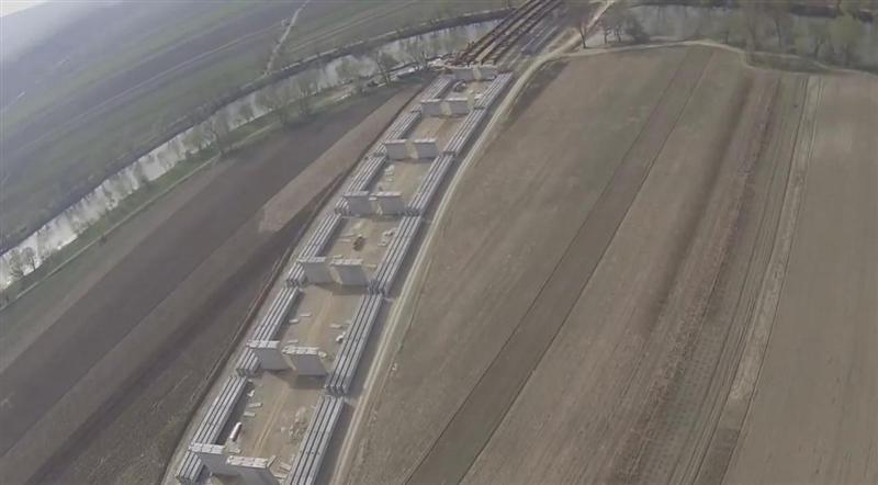 Blocaj pe Autostrada Sebeş-Turda. Din pricina unor stupi de albine. VIDEO cu şantierul