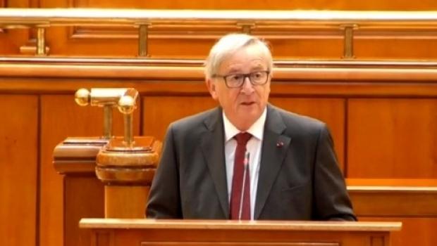 Juncker, primit de Grindeanu în scandările protestatarilor din Victoriei