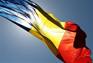 Ziua Drapelului Naţional, sărbătorită la Cluj. Boc și Vuscan au sărutat tricolorul 