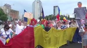Cateva sute de persoane s-au adunat în Piaţa Victoriei, la protestul 