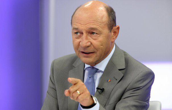 Băsescu: Justiţia, incapabilă să se autoadministreze; Ministrul Justiţiei să ia urgent măsuri