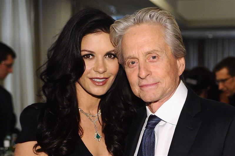 Dr. Quinn: Secrete de vedete: frumoasa Catherine Zeta-Jones mizează pe… apă și pe uleiul de argan