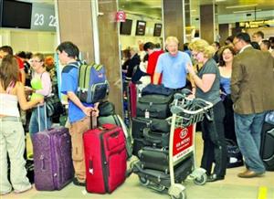 Două zboruri Wizz Air au fost anulate din cauza impactului avionului cu o pasăre