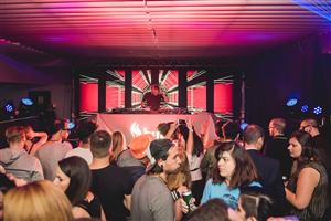 Delahoya crește numărul scenelor și diversifică performance-urile 