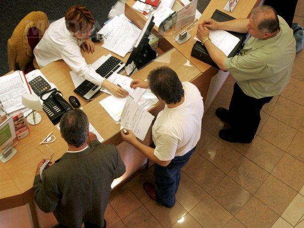 Tudose: Suntem datori să spunem românilor care sunt băncile unde există pericol să-şi ţină banii